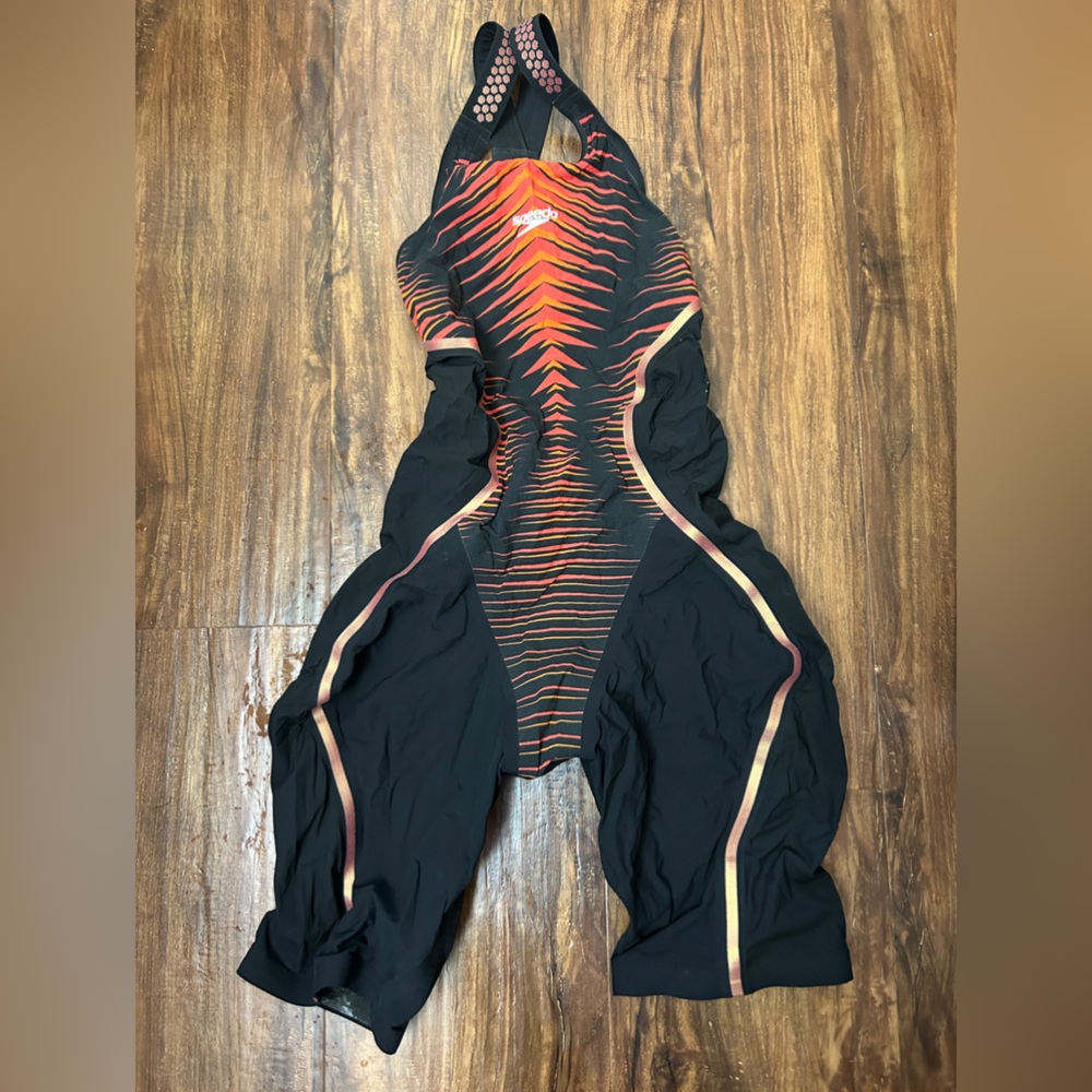 Speedo LZR pure intent tech suit size 23 red and black